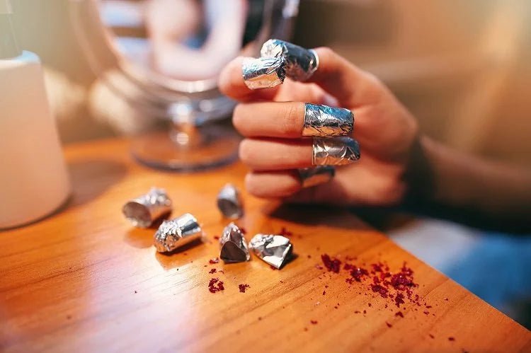 Comment retirer son vernis semi-permanent à la maison ? - 23Beauty Paris