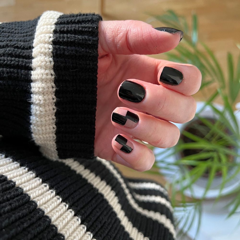 Vernis shop noir main