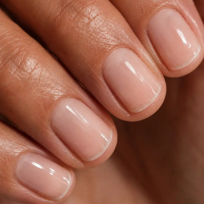 Ongles courts naturels sublimés par Nara Glow 23Beauty Paris, soin pour ongles cassants