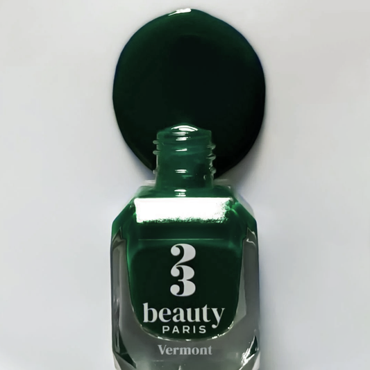 Flacon de vernis à ongles vert